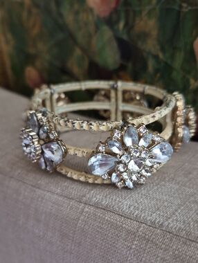 Vintage Rhinestone Floral Cluster Motif Stretch Victorian Style Bangle Bracelet